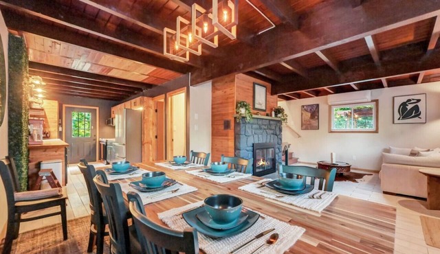 Black Timber Chalet - Hot Tub - Game Room