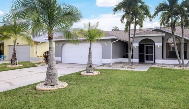 Brookshire single home- centralized to shopping and beaches