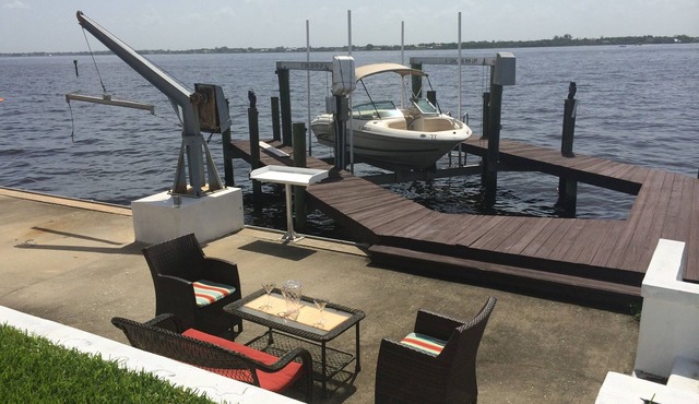 Casa Del Rio, Tropical Resort Feel, Breathtaking River Views, Large Pool & Dock