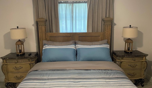 Charming 1-bedroom 1 bathroom suite with AC, WiFi in Lehigh Acres