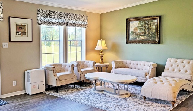 Charming and peaceful country home on 5 acres. Welcome to paradise!