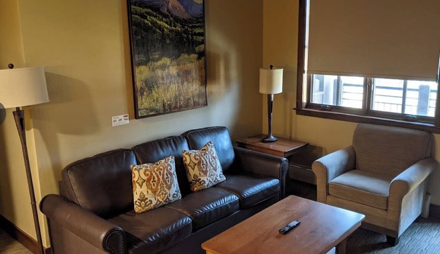 Charming Peak 7 lodge in Breckenridge with fitness room, ski-in ski-out