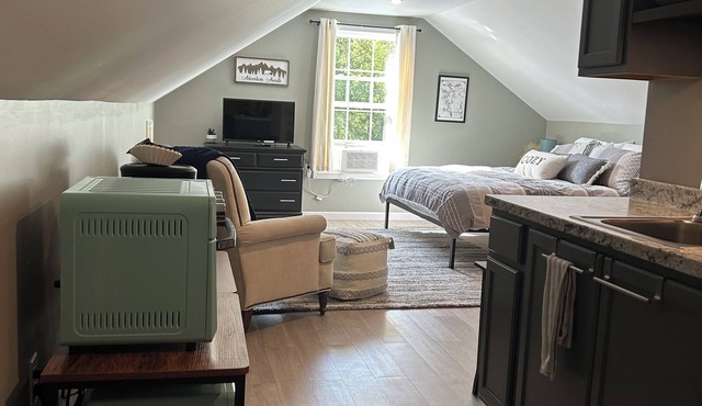 Charming Studio Near Sunapee