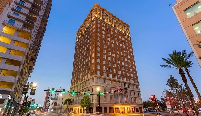 City Retreat: Discover Downtown Tampa's Best-Kept Secret! 2 Rooms