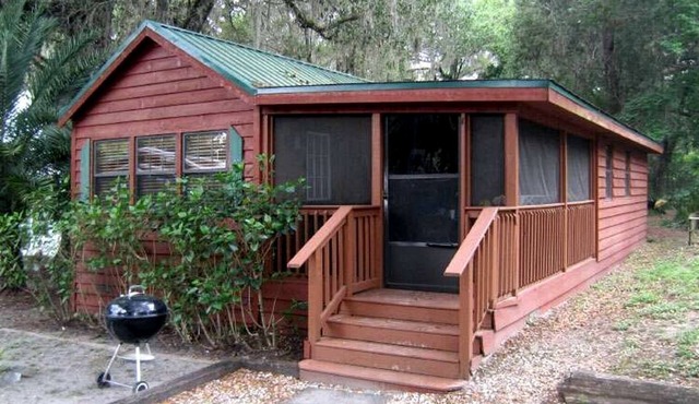 Classic Cabin with Furnished Deck in Inverness, Florida