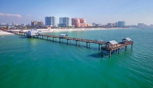 Clearwater Beach Resort 4BR Suite