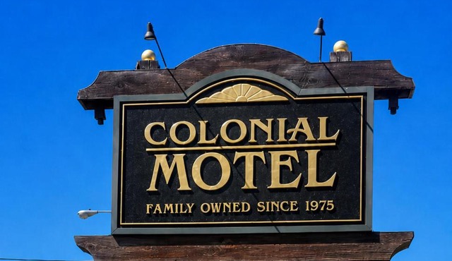 Colonial Motel