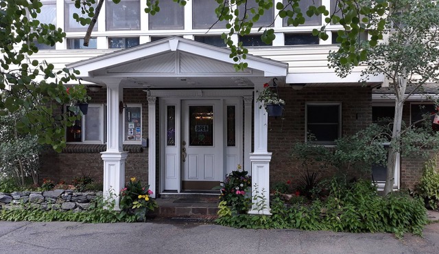 Columbine INN