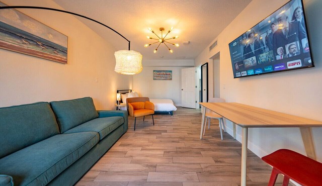 Condo On The Beach - Heated Pool - Self Check-in