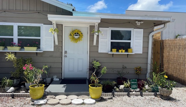Cozy 1-bedroom house in pleasant Sarasota with AC