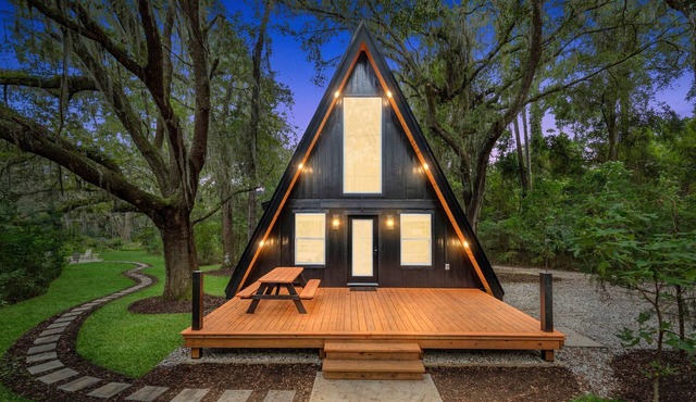 Cozy A-Frame Retreat w hot tub! Private property close to great hiking trails!