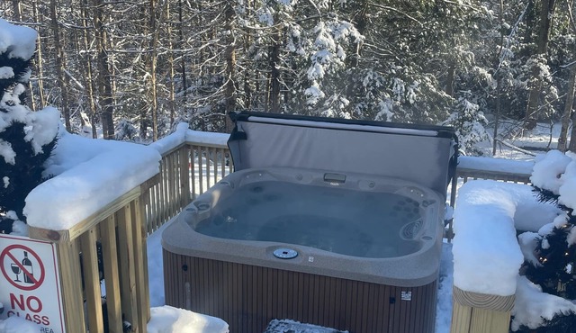 Cozy Chalet 5mins from Okemo, SAUNA JACUZZI HOT TUB