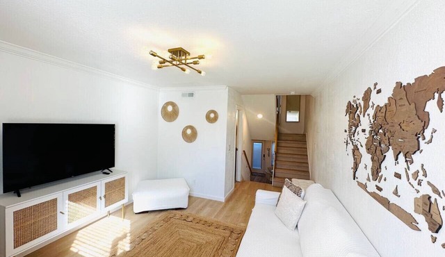 Cozy Multi-level Townhome South Tampa 2BD2BA