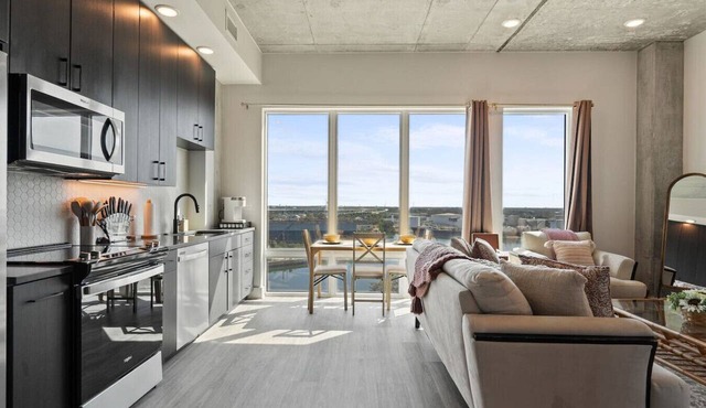 Cozy Retreat Channelside | 1 BR | Great Amenities
