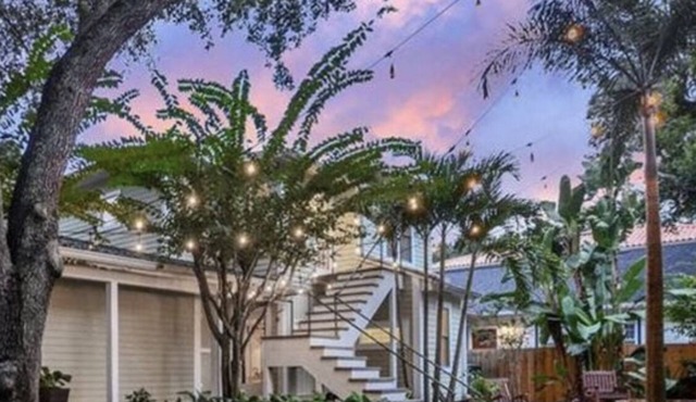 Cozy South Tampa Boho Guest Cottage