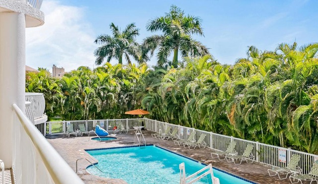 Crystal Palms 307