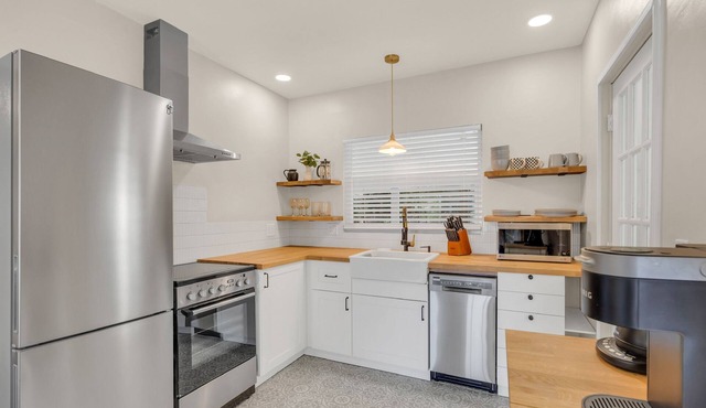 Discounted long stays- Located near St Pete beaches, downtown Gulfport