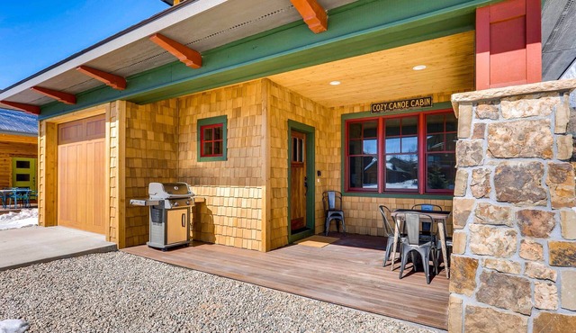 Dog-Friendly Cabin in the Heart of Grand Lake!