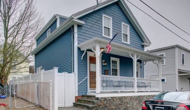 Downtown Harbor Dream - Gorgeous Harborside Cottage