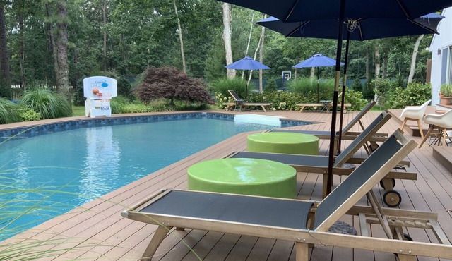 East Hampton Oasis with Pool, Pickelball, Tennis & Basketball Avail August 2026