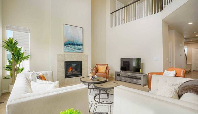 Elegance on Linda Pl