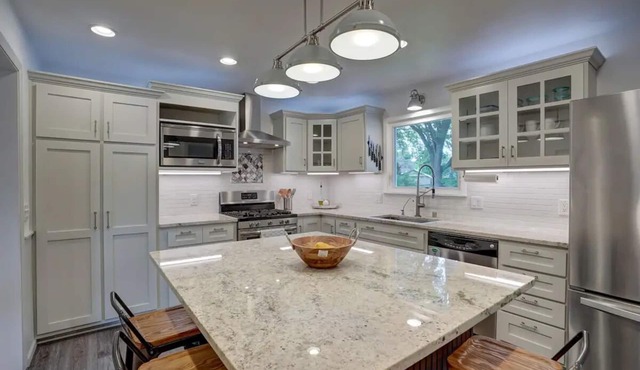 Elegant Space–Premium Kitchen–Spacious & Ideal for Gathering w/Friends & Family