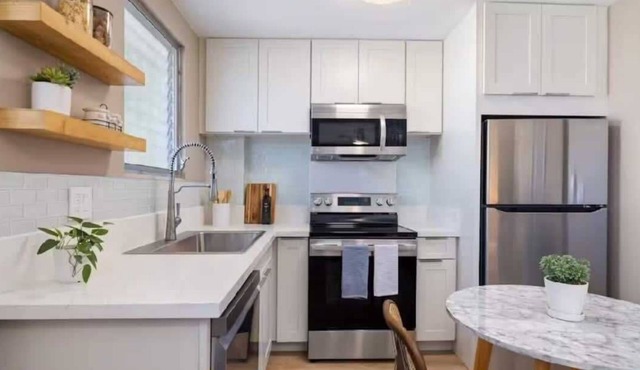 Elevated & Modern Honolulu Haven, Renovated w/AC