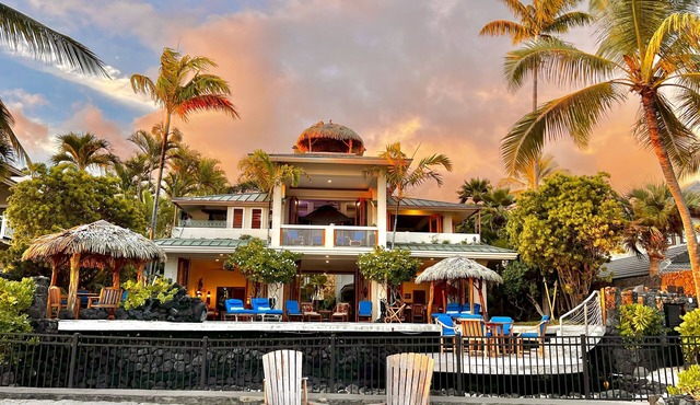 Exotic Kona Bay Hawaii Beachfront Tropical Paradise Stunning Home.