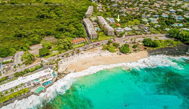 Fabulous 7 bedroom for 23 near Magic Sands Beach!
