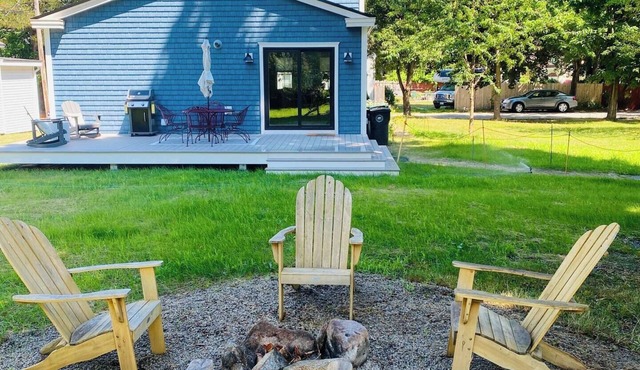 Fresh 2024 full renovation inviting up to 8 guests. Walk to Kennebunk