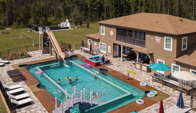 Game Estate with Private Waterpark - Sleep 54