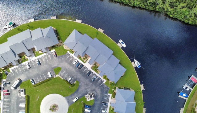 Gorgeous 2 BR/2 BA waterfront condo in Punta Gorda - The River's End