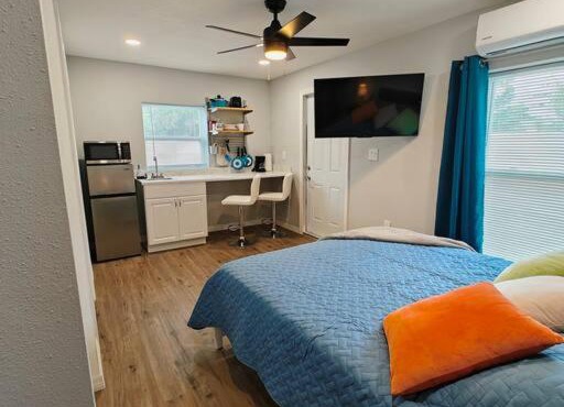 Gorgeous suite central location