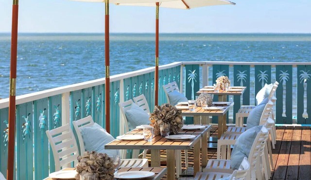 Gulf Coast Getaway | Exclusive Cabana Access | Downtown St. Pete Nearby