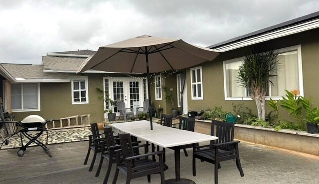 Hale Koolau 2-bedroom house with WiFi, W/D and AC in lovely Kaneohe 30days