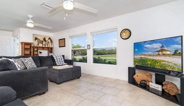 HA’LE O ALOHA a home so Beautiful we gave it a name. Built with the Aloha Spirit