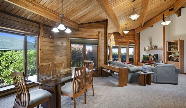 Hale O' Waikoloa- Stunning Cedar Home with Sweeping Ocean & Mountain Views