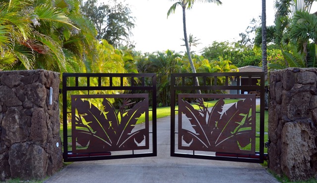 Hale Pono- Oceanfront, private, gated, great views, AC, large property