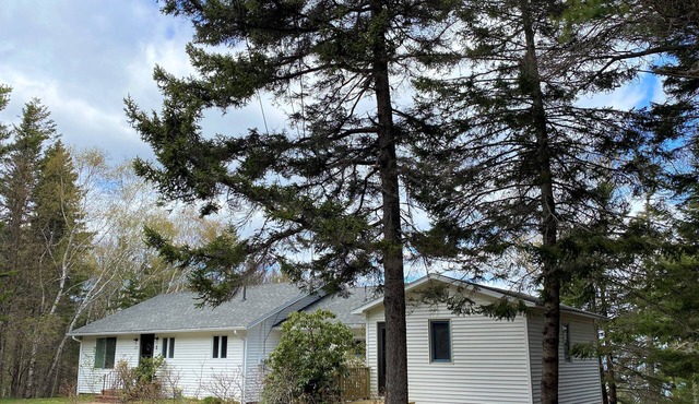 Have it all! Your private beach, restful retreat, 2 miles from Acadia Natl Park