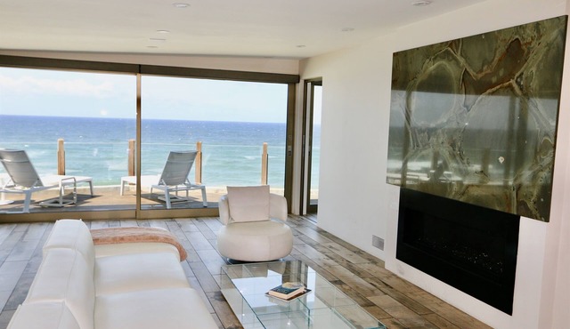 Hi-Tech Hideaway ~ Oceanfront & Modern!