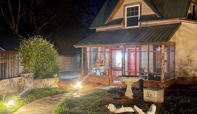 Historic 1890 Cottage in the Heart of Downtown Southern Pines, NC!