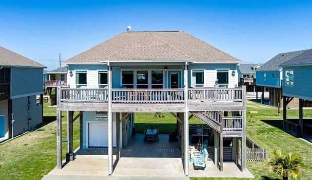 Holiday Home with BBQ Area and Modern Amenities in Port Bolivar, Texas