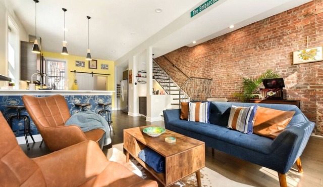 ★ HostWise Stays ★ Family Friendly, Great Area, Artist Abode!