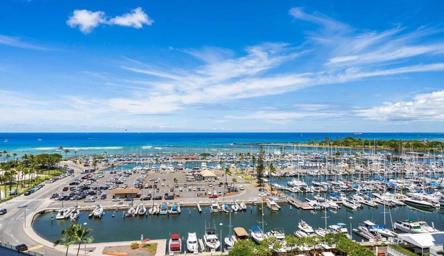 Ilikai 1110 2 Bed Room Wrap Around Ocean/Sunset/Marina Views