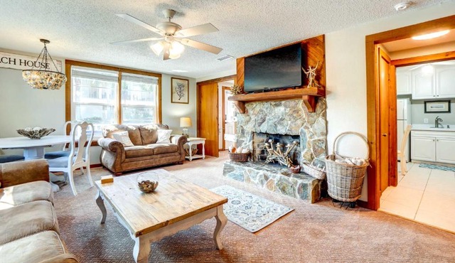 Indian Rocks Beach Cottage, Walk to Beach!
