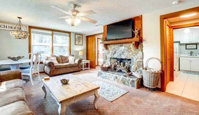 Indian Rocks Beach Cottage, Walk to Beach!