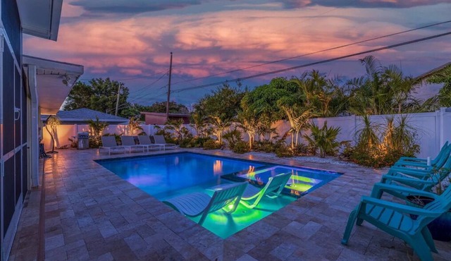 Island Oasis - Quiet Neighborhood/Blocks from Beach