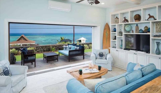 Kahalu’u Surf and Snorkel Beachfront Paradise, with Hot Tub