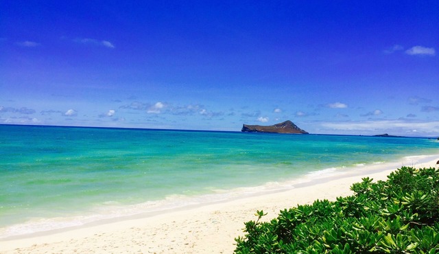 KAILUA-STEPS TO THE BEACH