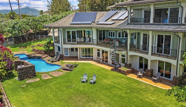 Kauai Luxury home, Private Pool & Spa, walk to the beach, restaurants and shops